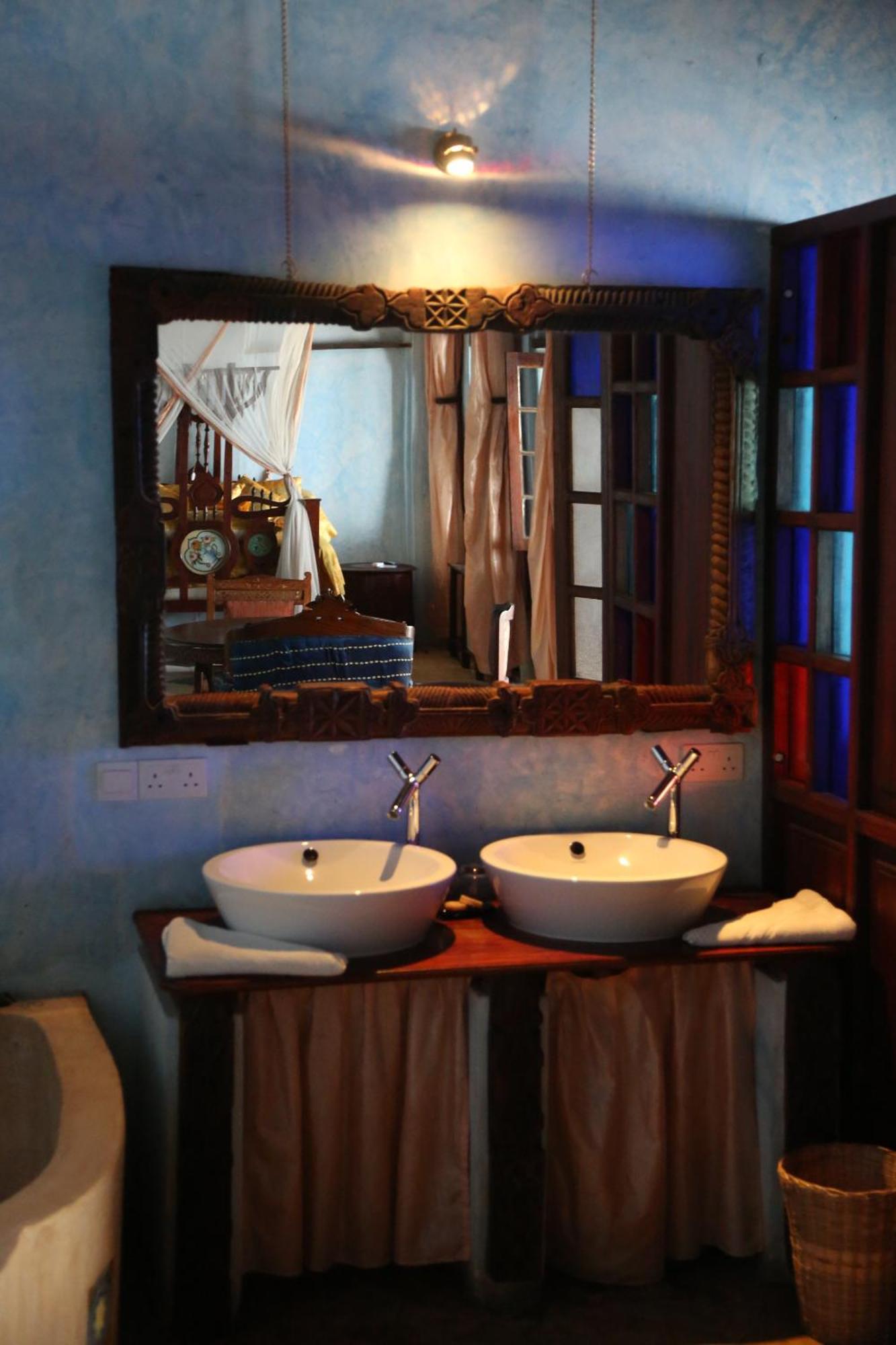 Emerson Spice * Zanzibar